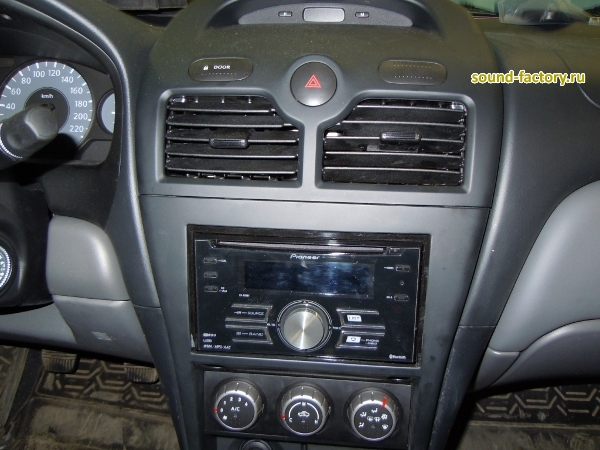 Установка: Автомагнитола в Nissan Almera Classic